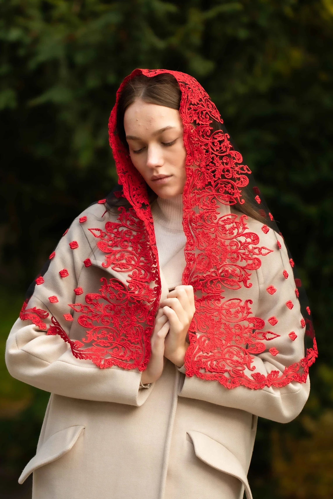 LONG RED MANTILLA - MariaVeils