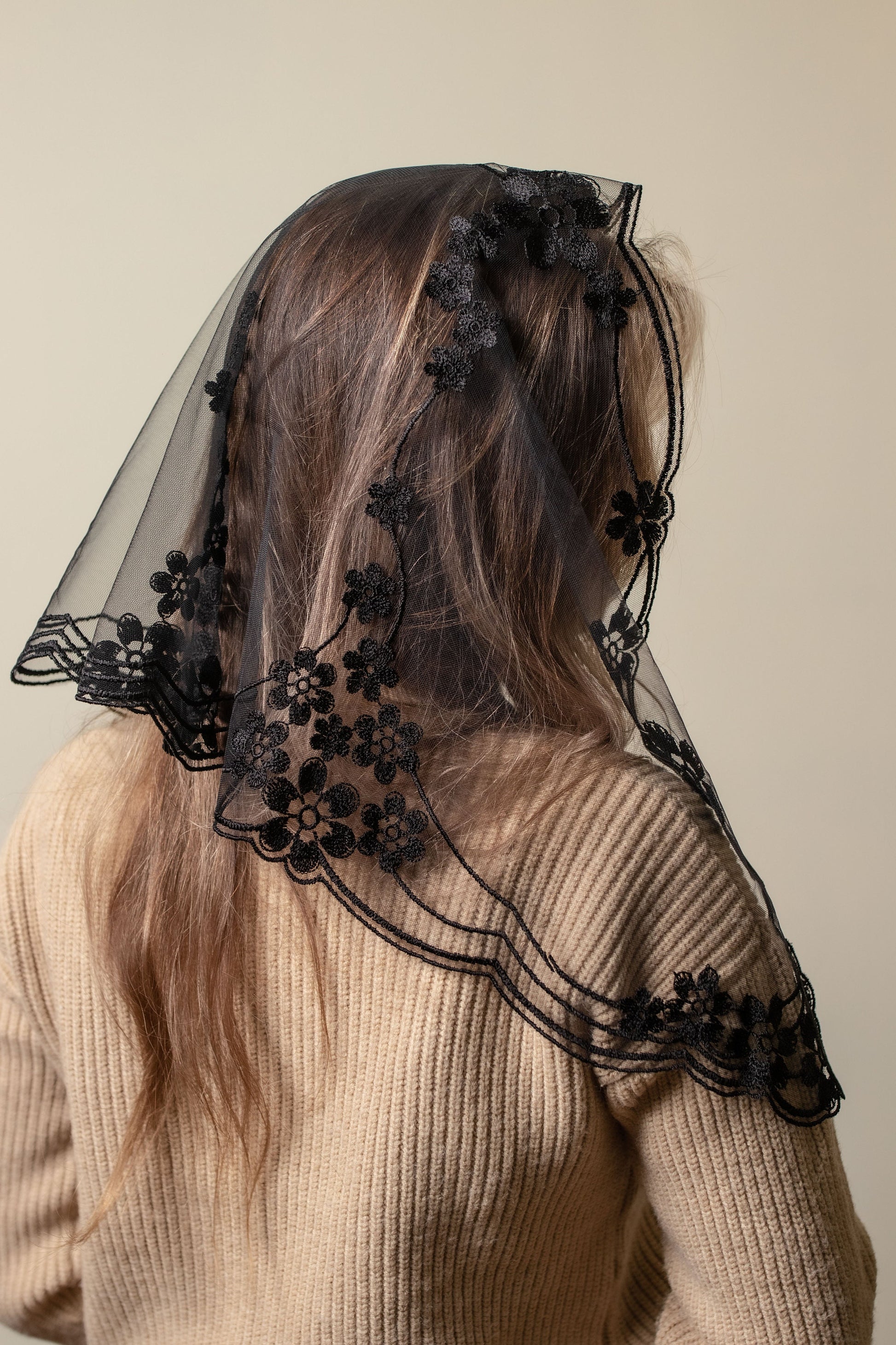 BESTSELLER veil| Black chapel veil with floral design - Maria Veils