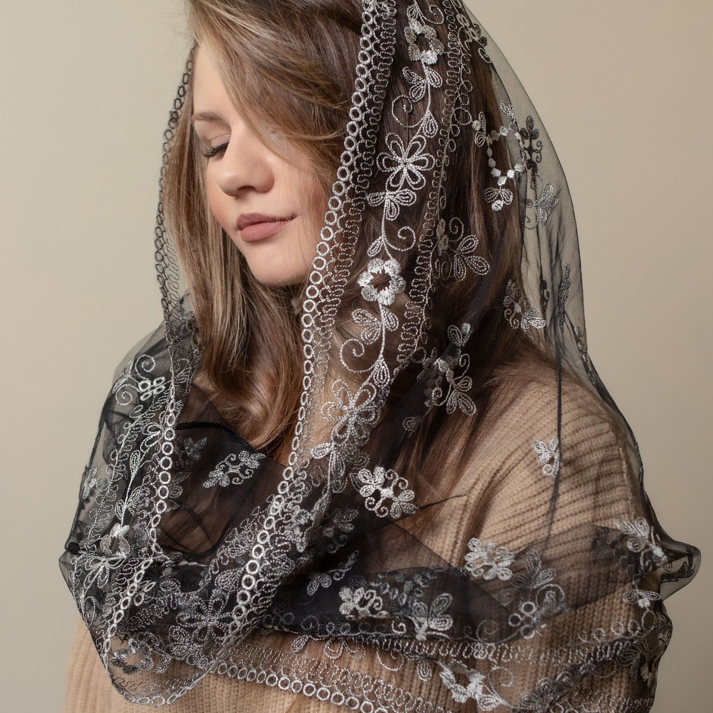 Infinity grey veil with floral embroidery - Maria Veils
