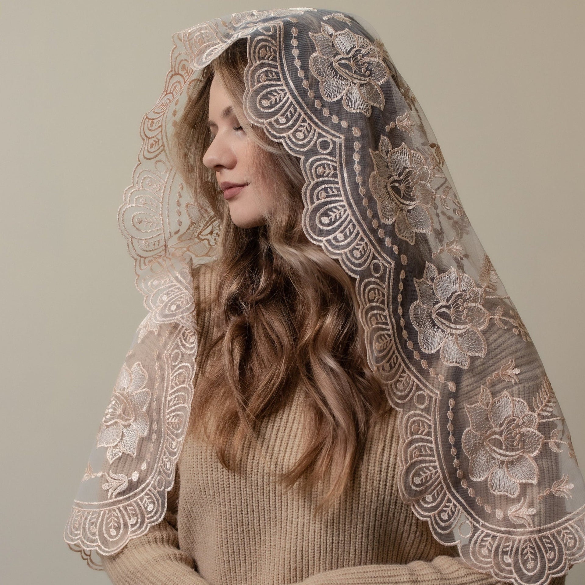 LONG PEACH MANTILLA