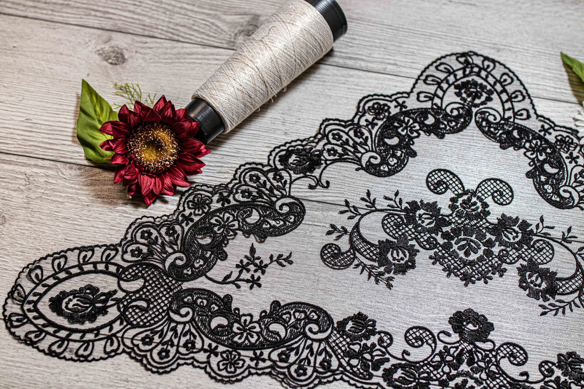 Black chapel veil with flowers - Maria Veils