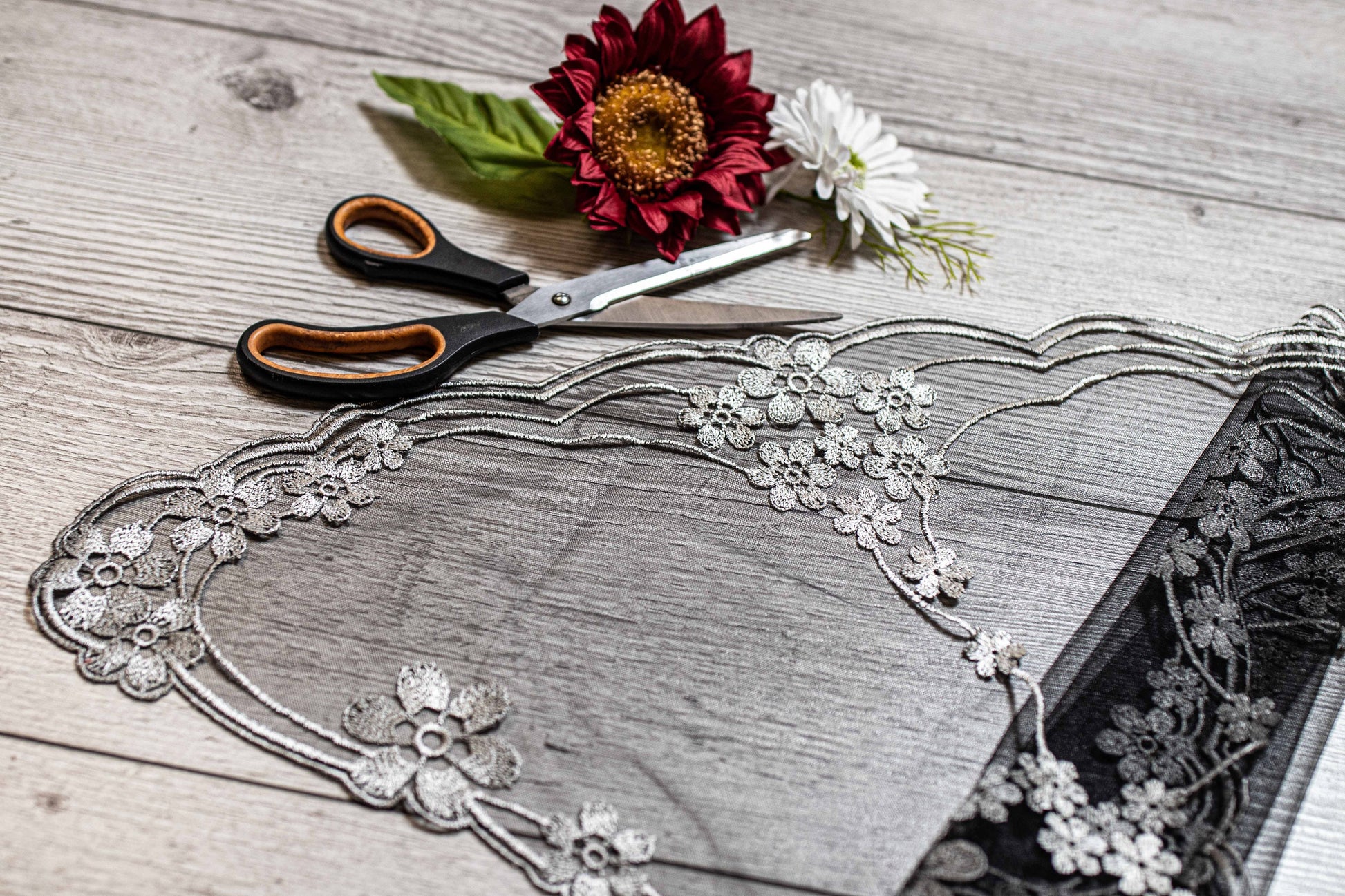 Bestseller!! Grey chapel  veil with floral embroidery - Maria Veils