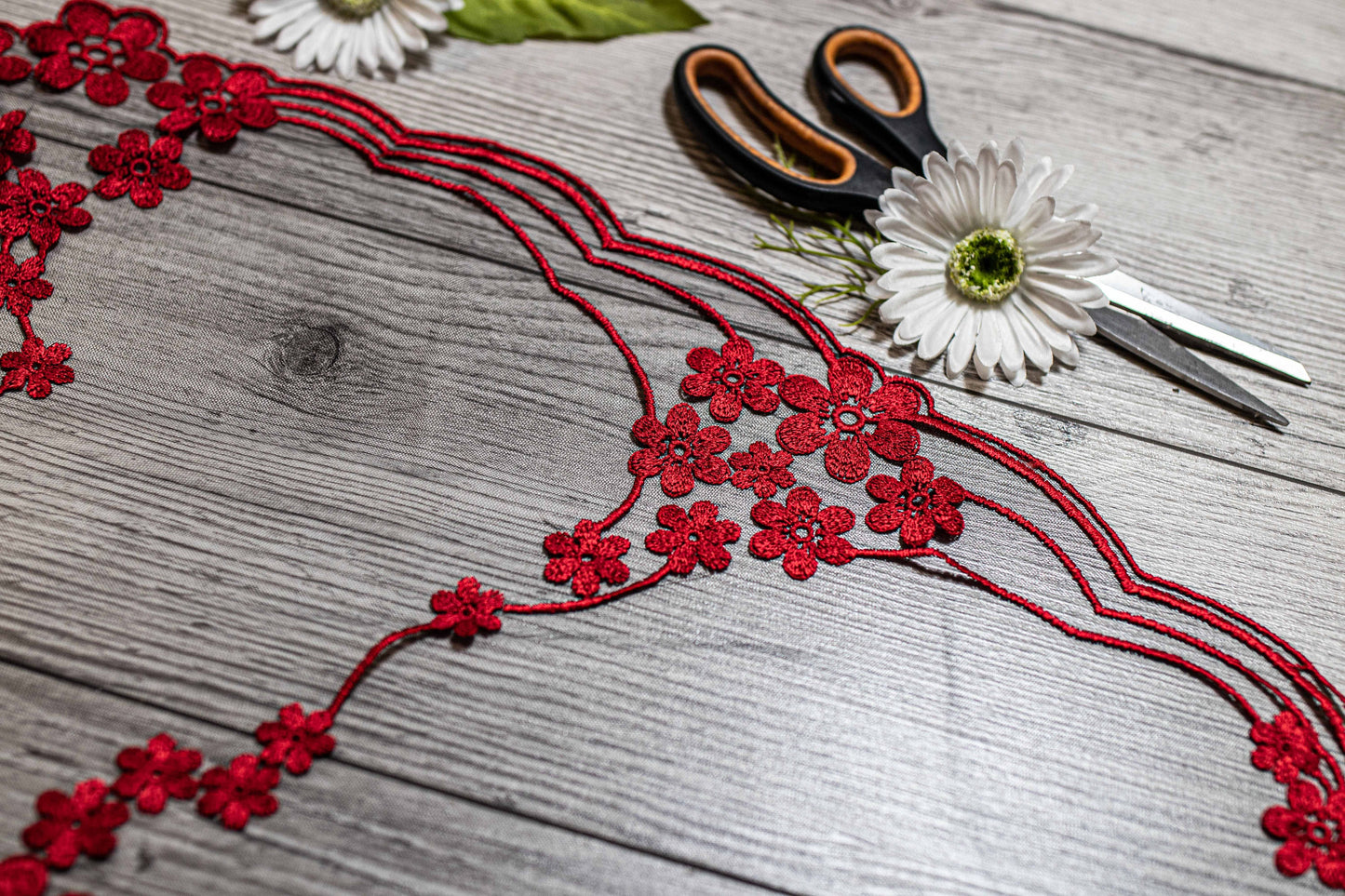 Bestseller! Red lace chapel veil - Maria Veils
