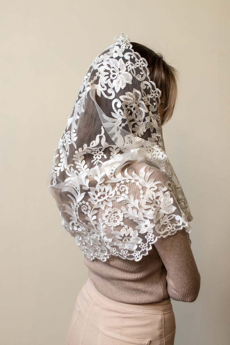 Lace chapel veil with floral design - Maria Veils