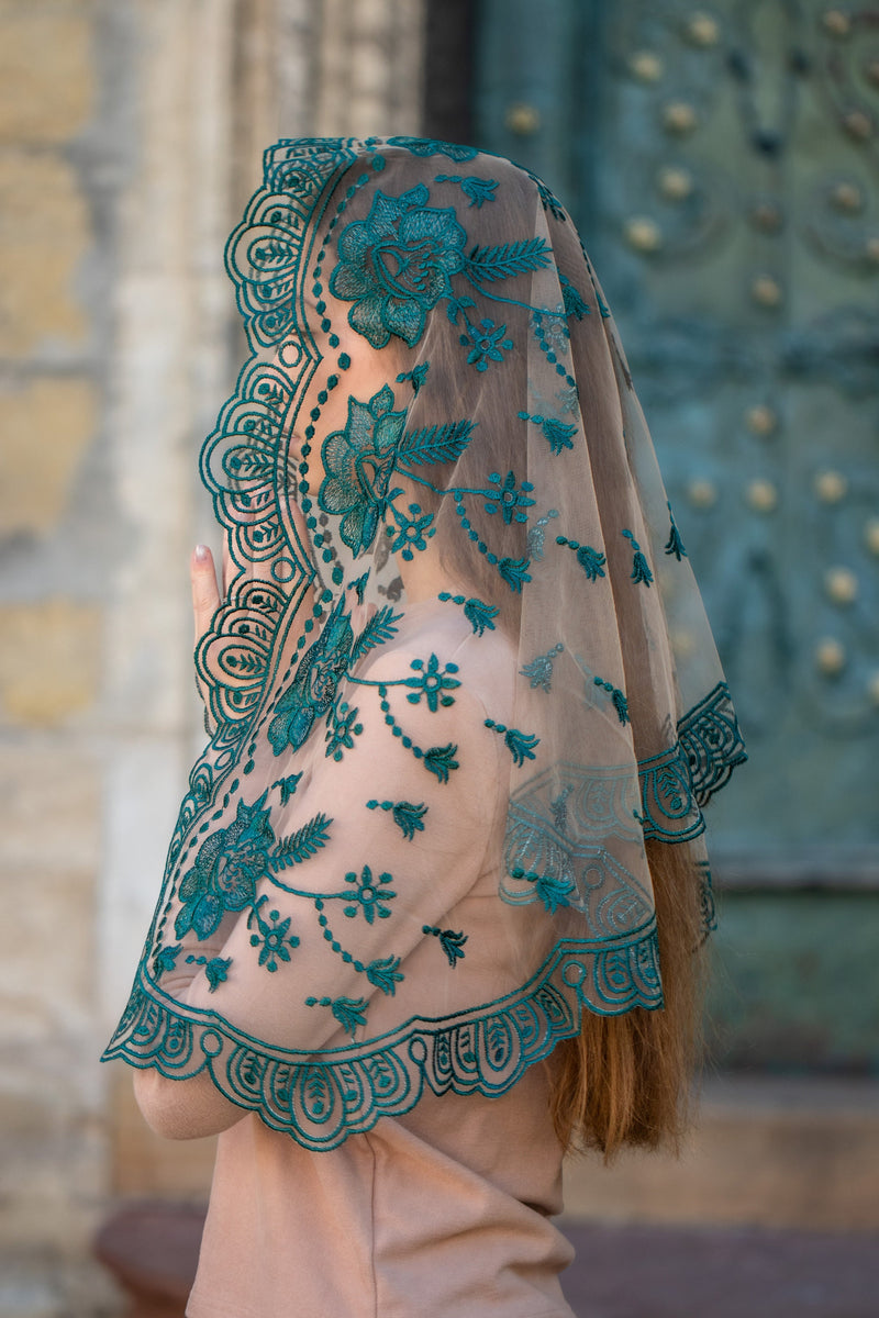 Long emerald green chapel veil - Maria Veils
