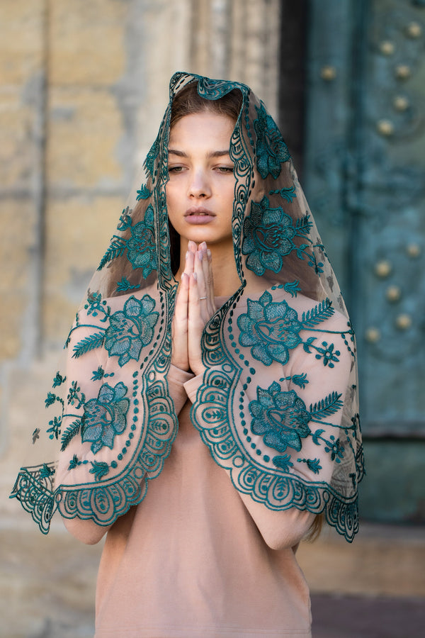 Long emerald green chapel veil - Maria Veils
