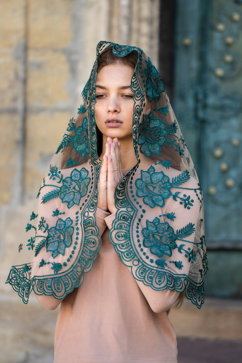 Long emerald green chapel veil - Maria Veils