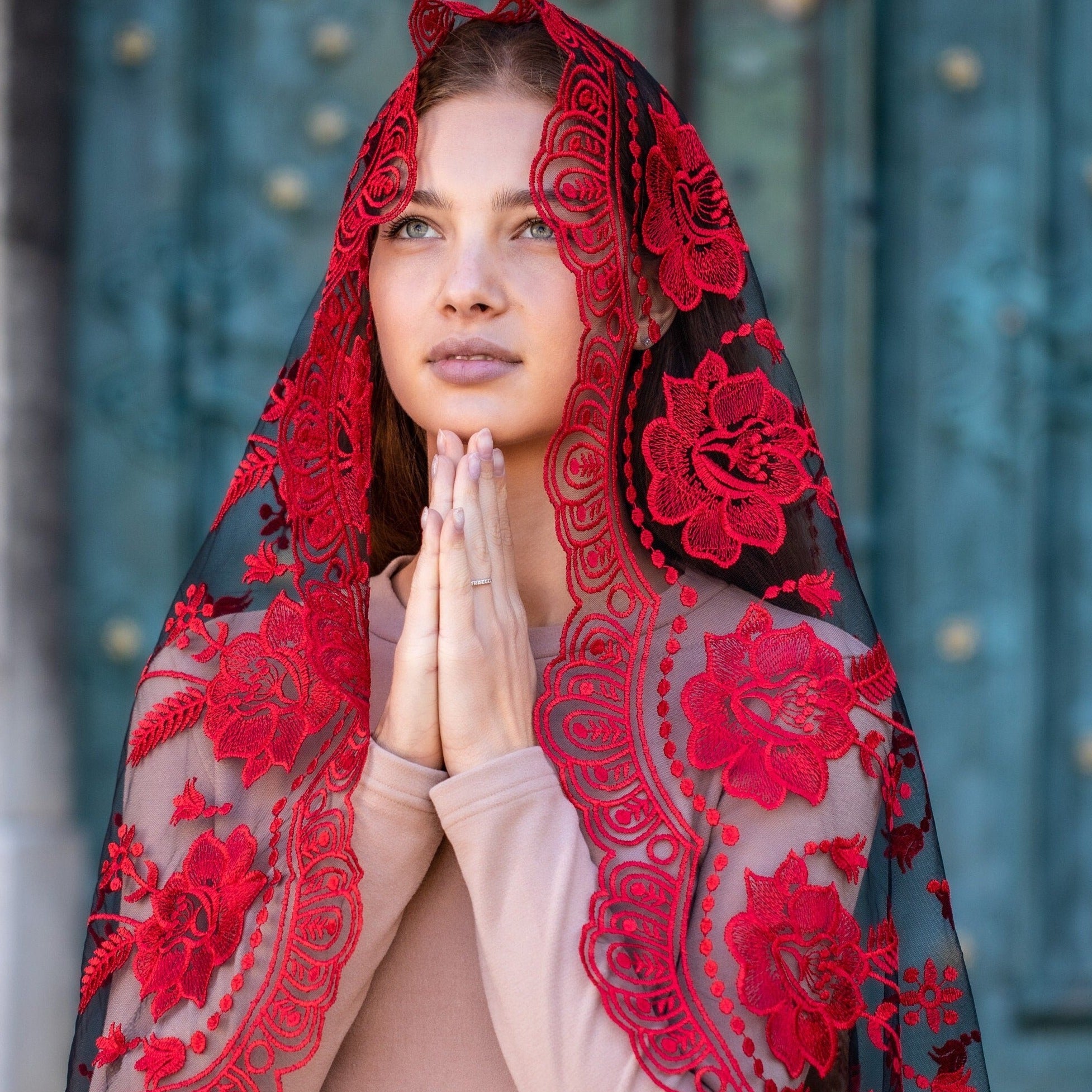 Red veils store