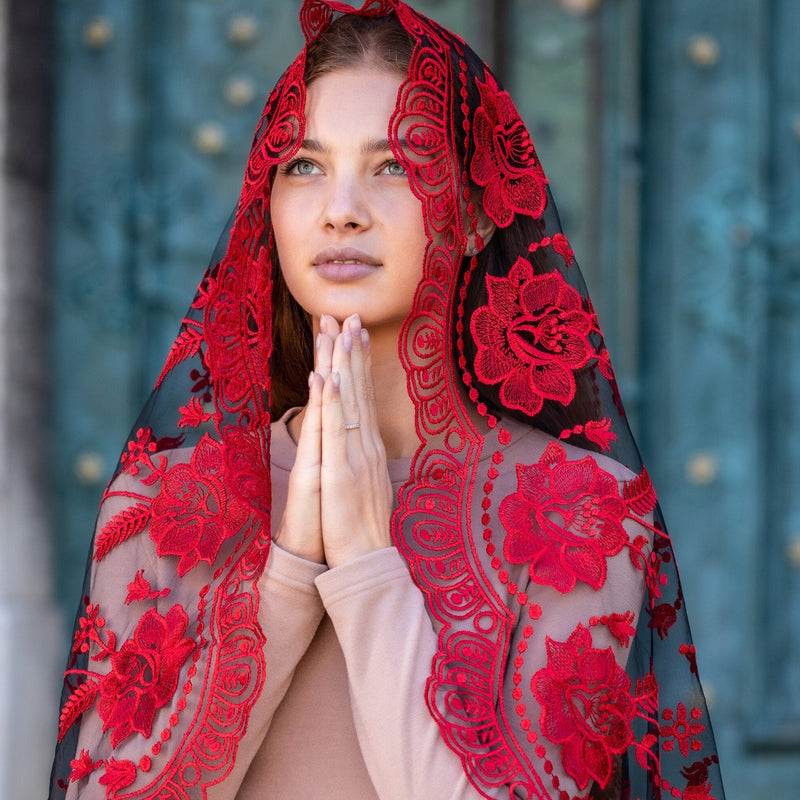 Red chapel veil with lace edge - Maria Veils