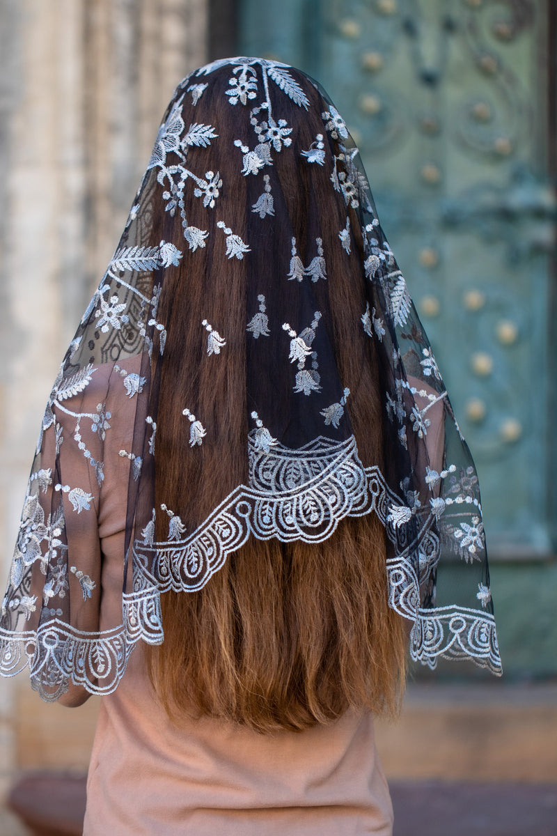 Grey chapel veil with floral embroidery - Maria Veils