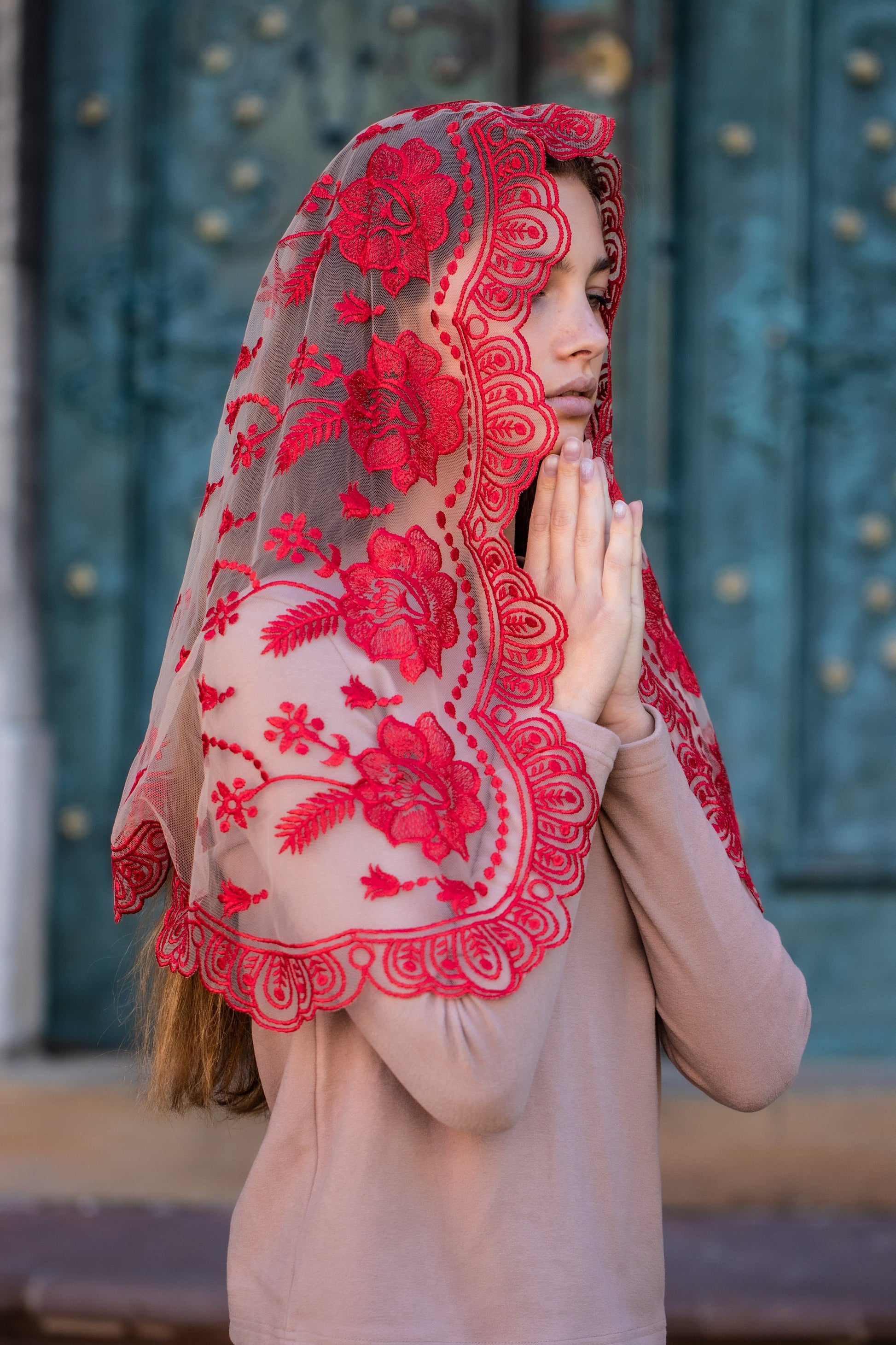 Lace chapel veil with red flowers - Maria Veils
