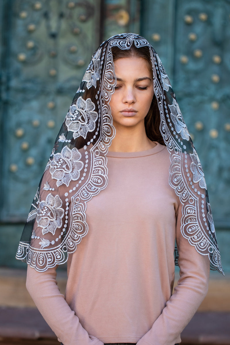 Grey chapel veil with floral embroidery - Maria Veils